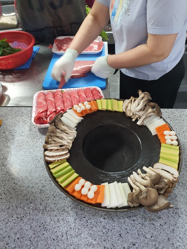 *사장님이 직접 셋팅을 하시는 모습 ㅎㅎ *사장님이 직접 셋팅을 하시는 모습 ㅎㅎ