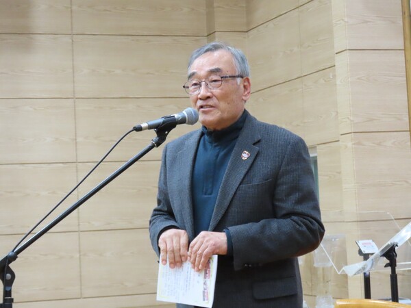 *봉사를 위한 열정은 누구보다도 크고 뜨거운 김만장 회장이다. *봉사를 위한 열정은 누구보다도 크고 뜨거운 김만장 회장이다.