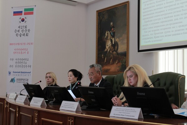 *수준높고 관심이 높은 정기 학술제를 통하여 학문적 깊이를 고취시키고 있다.