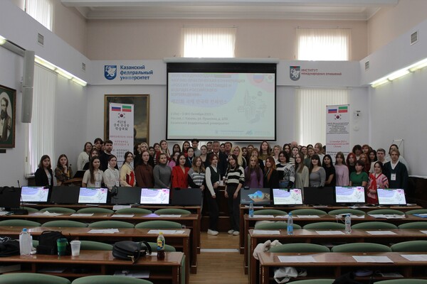 * 각종 학술대회와 유관 행사를 고영철 교수는 직접 기획하고 주관한다.