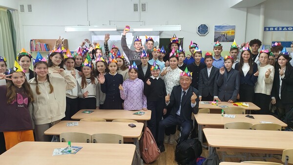 *쉬꼴라에서의 다양한 프로그램에도 직접 참여하고 격려하는 고영철 교수