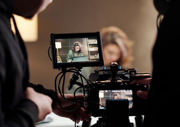 *강의, 촬영, 편집까지 1인 다역을 하면서 하기에 시간이 정말 많이 소요된다고 한다.