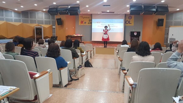 *복장까지 신경쓰는 강의에 찐 진심을 거는 스타일이다. *복장까지 신경쓰는 강의에 찐 진심을 거는 스타일이다.