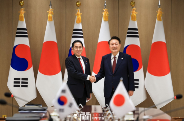 5월 26일 윤석열 대통령은 용산 대통령실에서 기시다 후미오 일본 총리와 한일 정상회담을 가졌다.