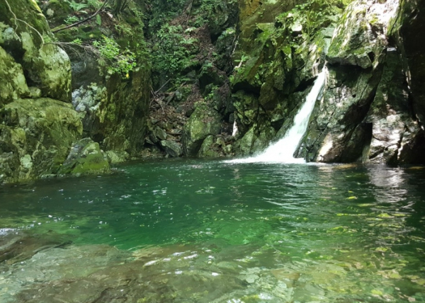 가평군, “명지폭포 옥빛 물색깔 눈앞서 구경하세요”