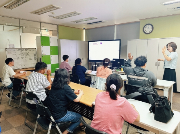 의정부미술도서관, 책과 함께하는 아트테라피(미술치료) 운영