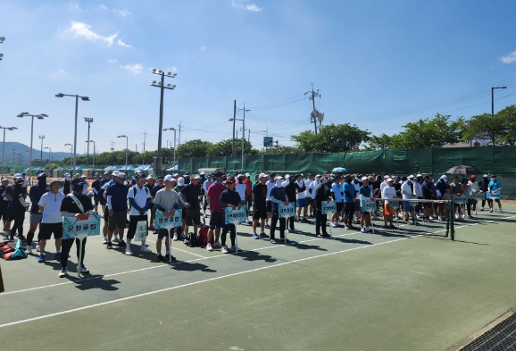 제19회 경주시장기 테니스대회가 지난 16일 시민테니스장과 강변테니스장에서 개최됐다.