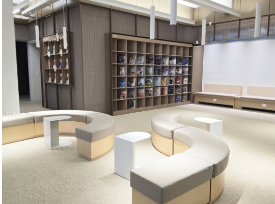 새단장한 1층 ‘라운지’