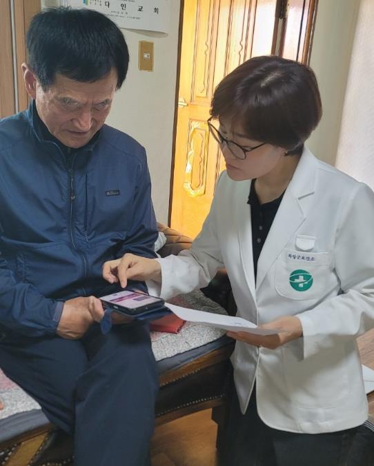 의성군, 스마트기술 활용한 어르신 건강관리 앞장