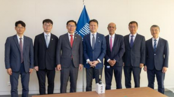 김완기 특허청장은 7월 8일 8시 45분(현지시각), WIPO 본부(스위스 제네바)에서 다렌 탕(Daren Tang) WIPO 사무총장과 양자회담을 진행하고, 양 기관 간 지식재산 분야 협력 현안에 대해 논의했다.