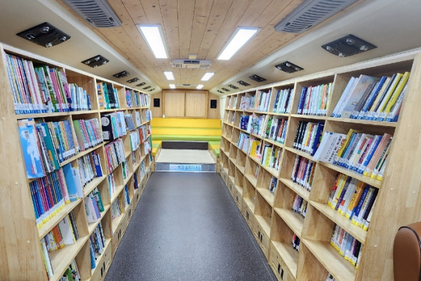 진해도서관, 병영독서 지원을 위한 ‘움직이는 도서관’ 운영