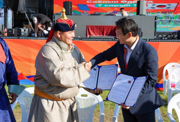 영암군민속씨름단, 몽골 울란바토르서 K-씨름 알려