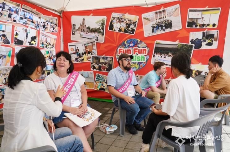 천안시, 흥타령춤축제서 국제화교육특구 영어프리토킹 부스 운영