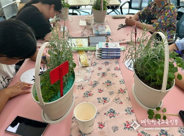 청소년지원센터, 자기계발프로그램 ‘꽃처럼 아름답게’작품전시회