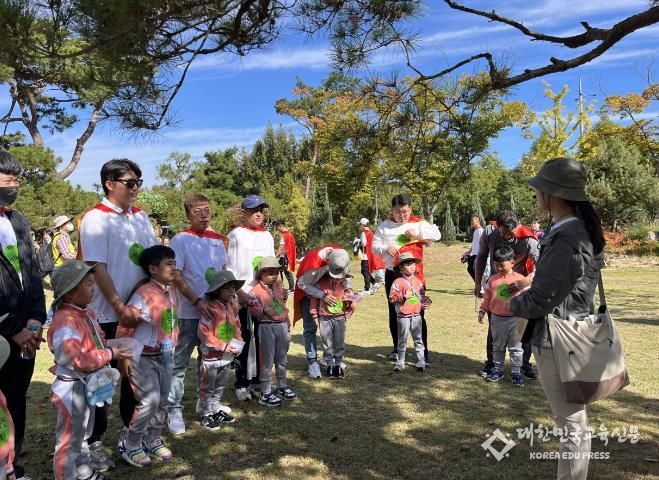 우리아빠는 슈퍼히어로 행사장면