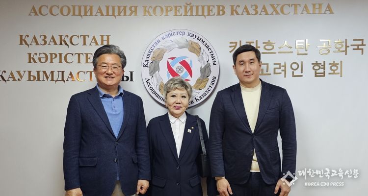 3일 개최된 고려인협회 및 고려일보 간담회 기념촬영 사진