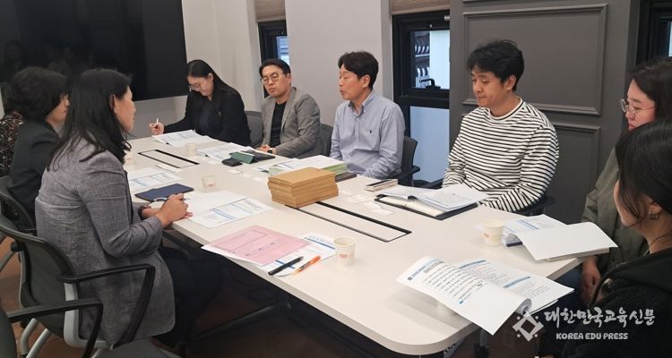 포항시평생학습원은 7일 한동대 글로벌미래평생교육원을 방문해 내년도 신규 강좌 발굴 협력을 위한 간담회를 개최했다.