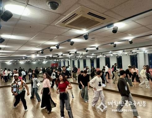 K-POP 댄스 배우기