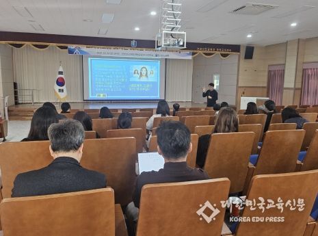 전남교육청이 2024 디지털미디어리터러시 교원 연수를 진행하고 있다.