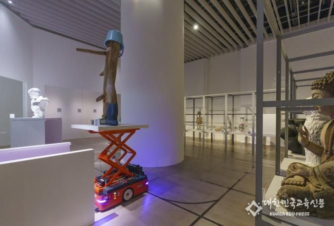 얀투, 〈진행 중인 설치〉, 2022