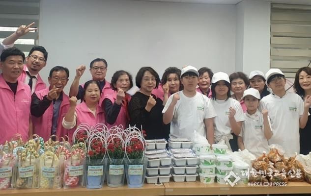 미추홀구 도화2·3동 지역사회보장협의체, 희망남구지역아동센터와 함께 ‘어버이날! 정성 가득 안부 나눔’ 행사 진행해