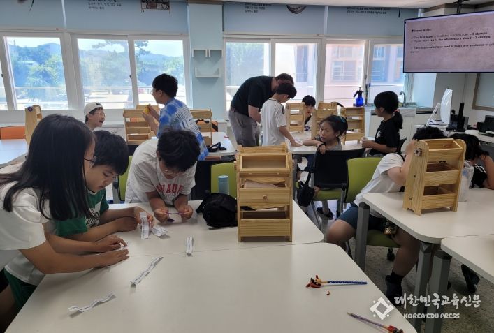 경북교육청, 메이커교육과 영어학습 융합한 '원어민과 함께하는 Science & Math Lab' 운영